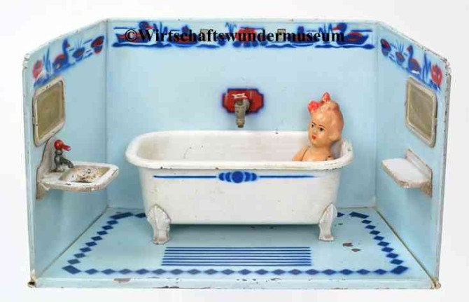 Antikes Spielzeug-Badezimmer 